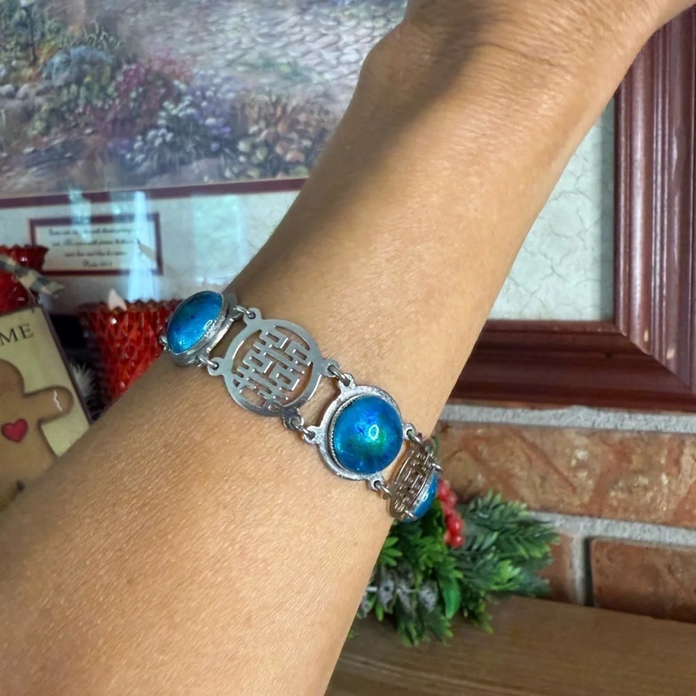 N/A elegant silver